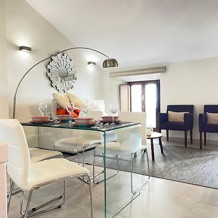 Gav Espinel Centro Apartment