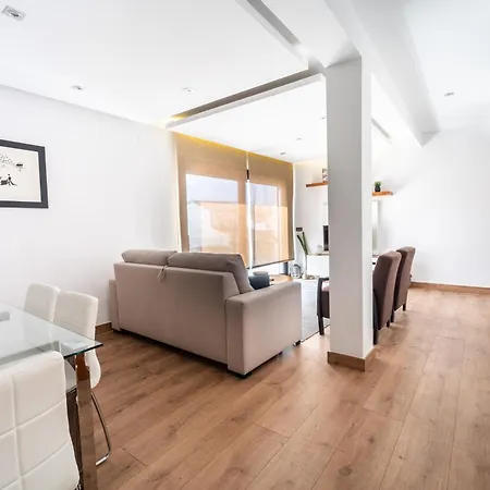 Gav Espinel Centro *